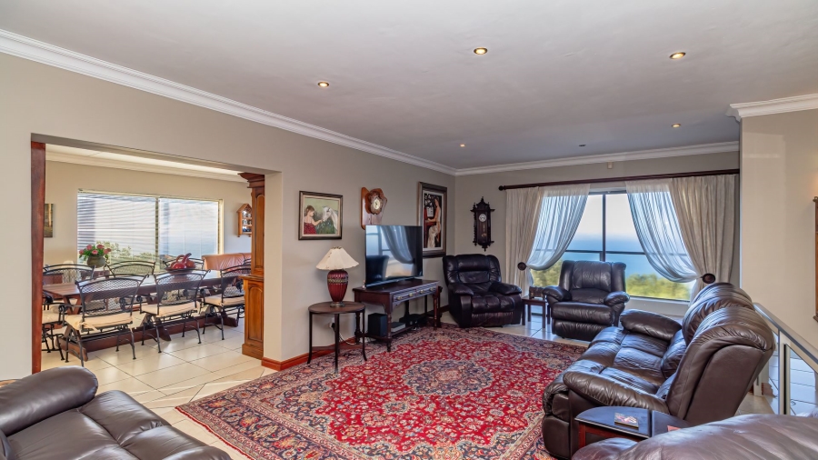 5 Bedroom Property for Sale in Village On Sea Western Cape